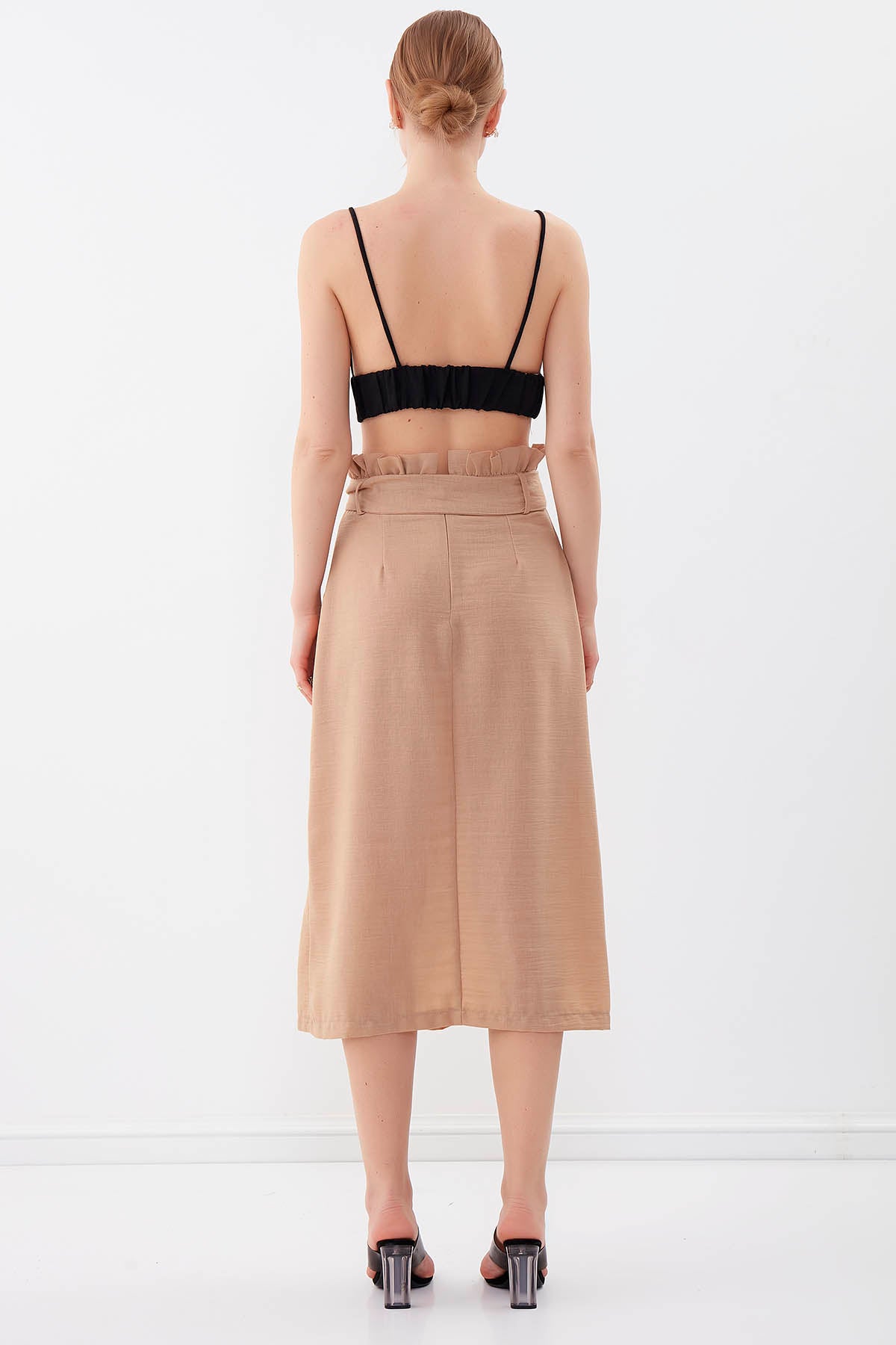 SKIRT WITH FRILLY ARCH
