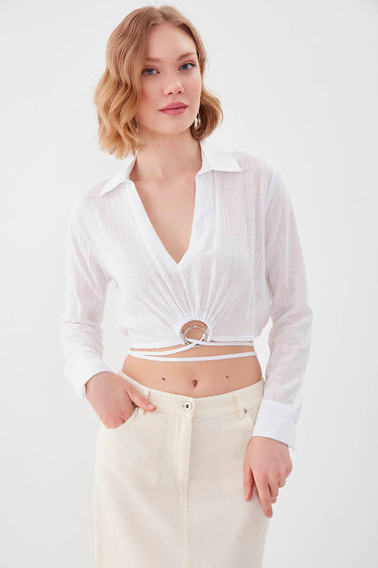 BELKA RING DETAILED V COLLAR ELASTANE CROP BLOUSE