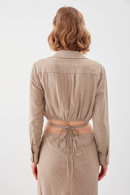 BELKA RING DETAILED V COLLAR ELASTANE CROP BLOUSE