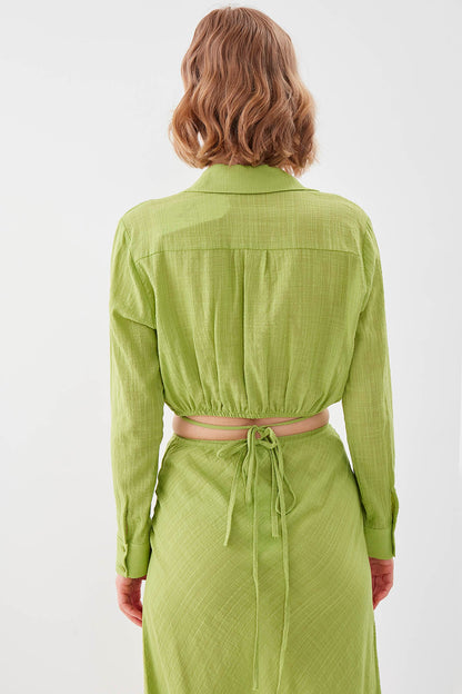 BELKA RING DETAILED V COLLAR ELASTANE CROP BLOUSE