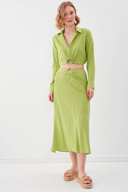 BELKA RING DETAILED V COLLAR ELASTANE CROP BLOUSE