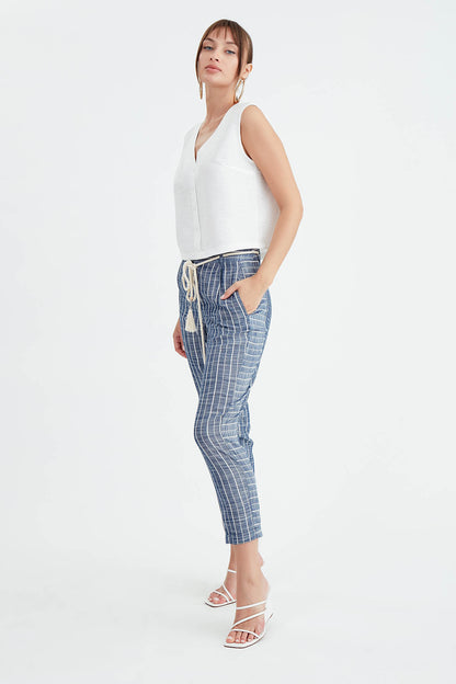 ARCHED CROP TROUSERS