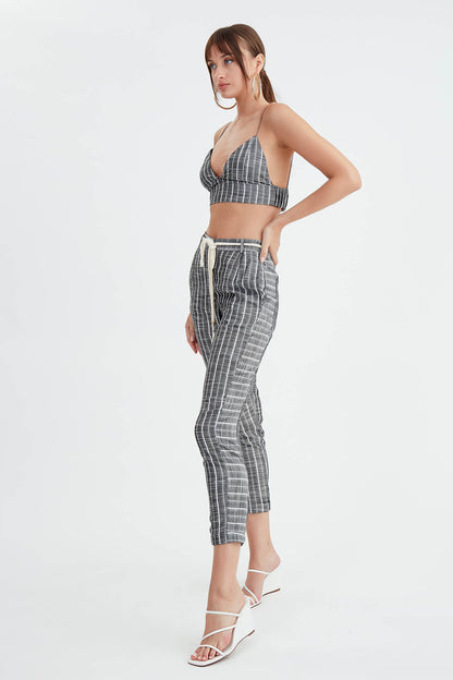 ARCHED CROP TROUSERS