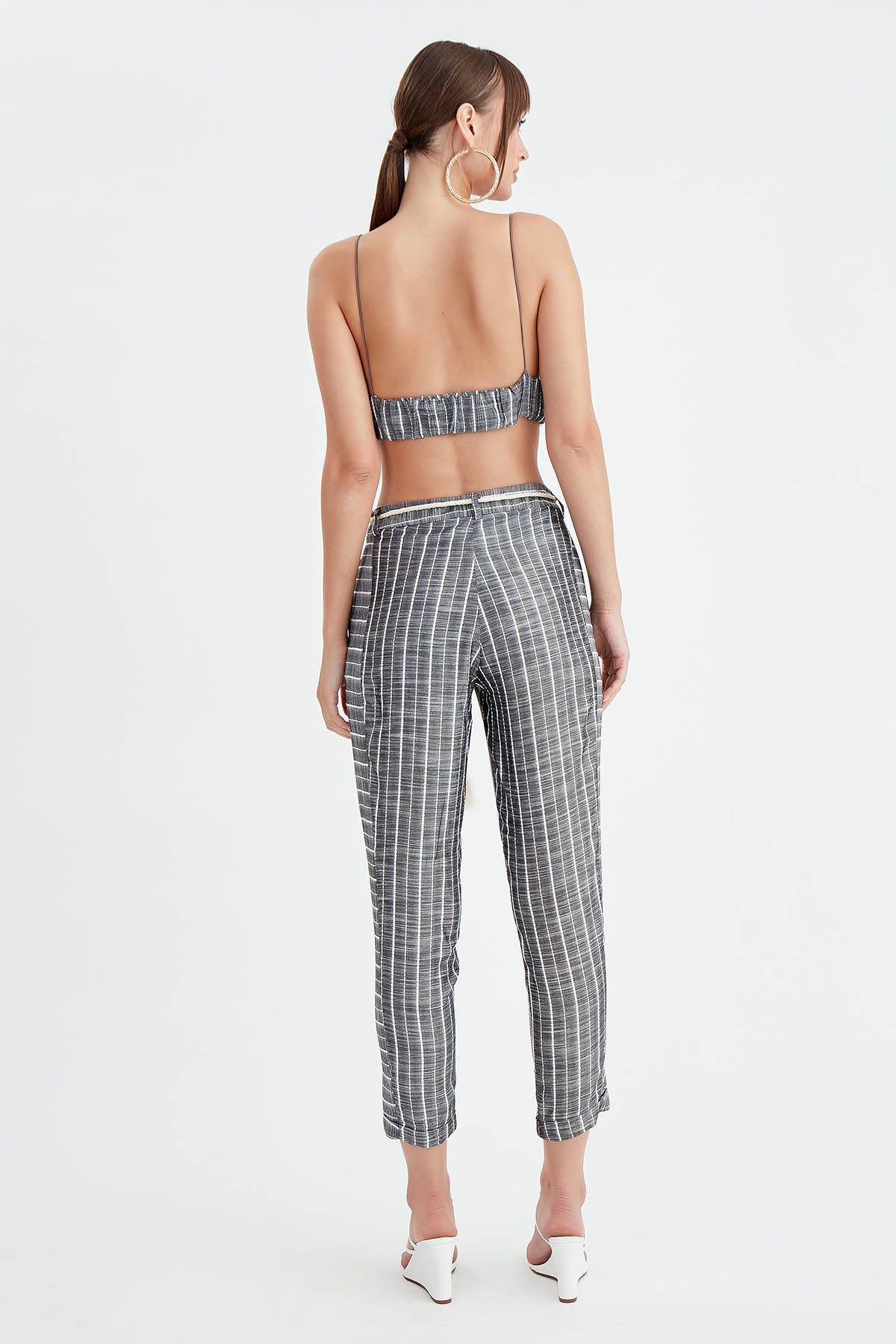 ARCHED CROP TROUSERS
