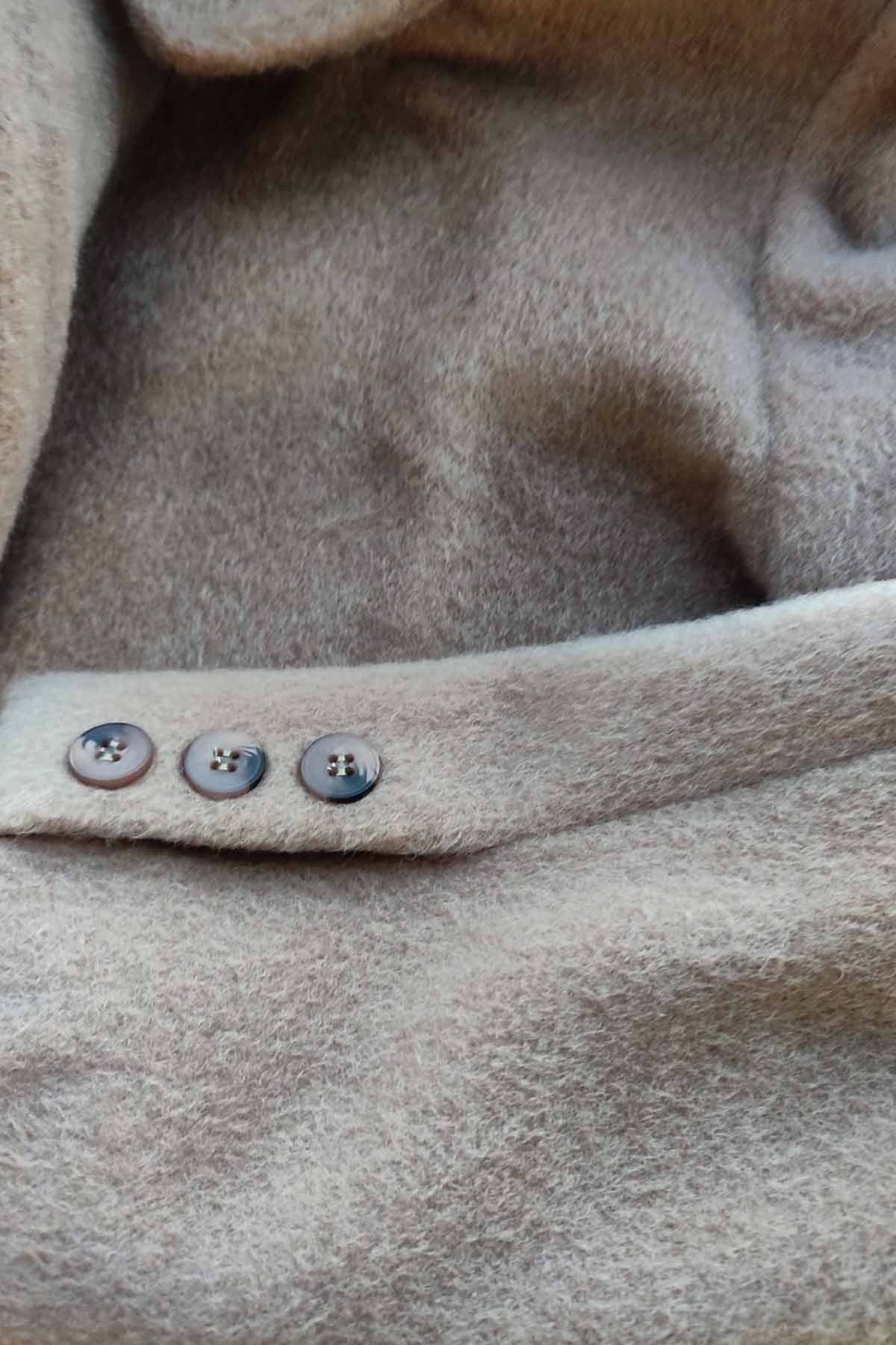 LONG JACKET WITH BELT BUTTONS