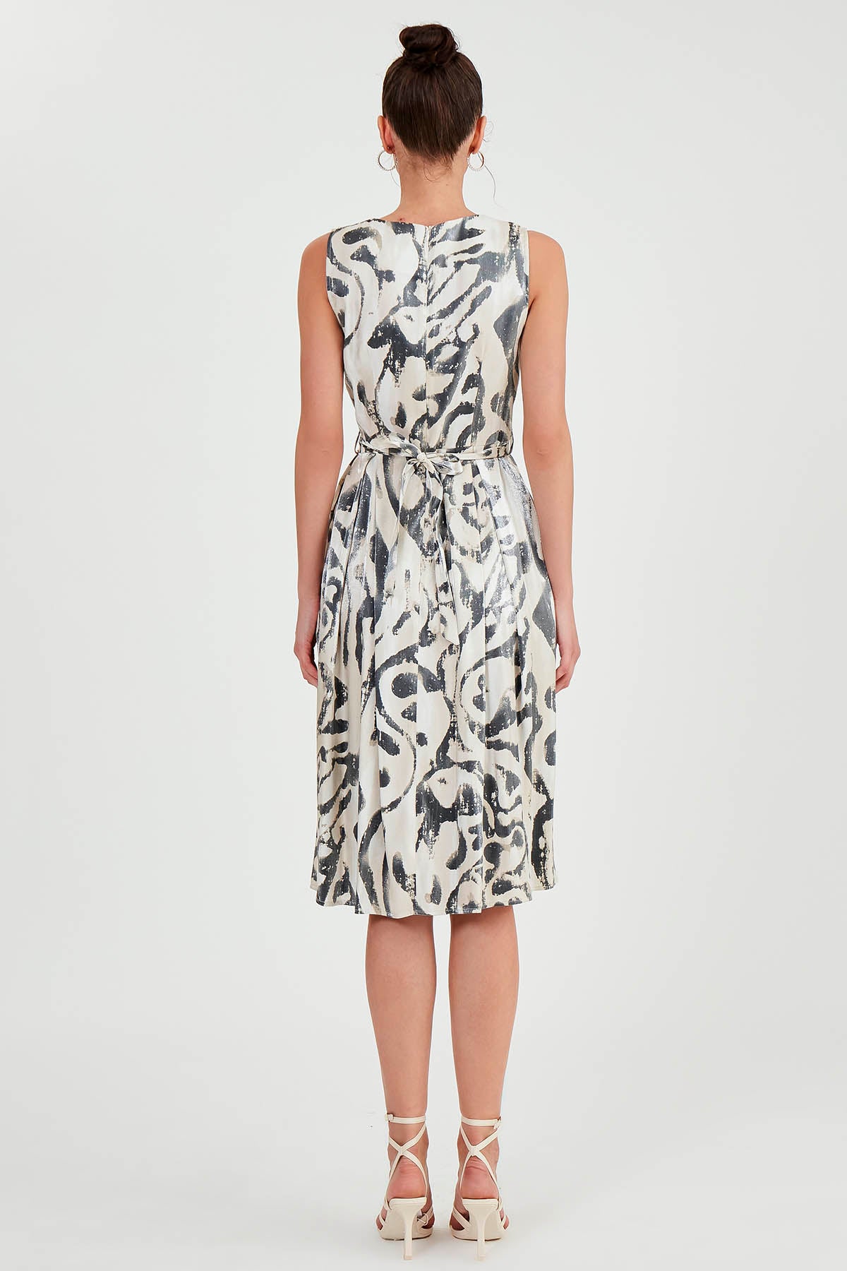 GLOSSY SATIN PATTERNED DRESS WITH BELT