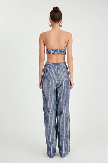 WIDE-ASPECT TROUSERS WITH BELOW-LINE LINES