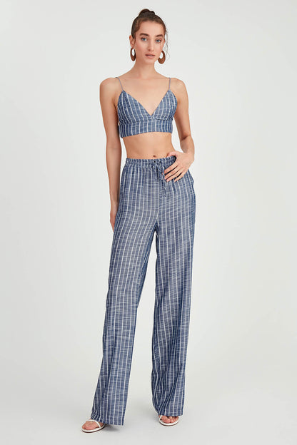 WIDE-ASPECT TROUSERS WITH BELOW-LINE LINES