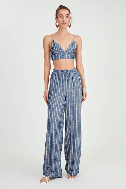WIDE-ASPECT TROUSERS WITH BELOW-LINE LINES