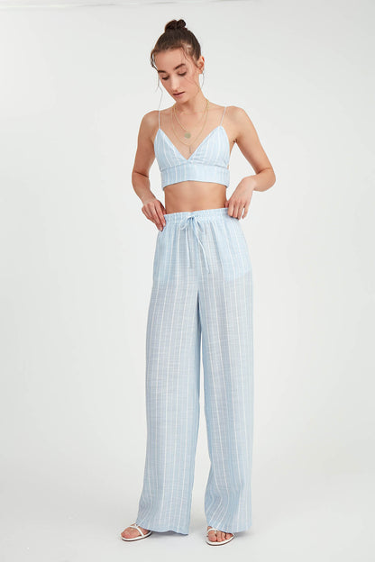 WIDE-ASPECT TROUSERS WITH BELOW-LINE LINES