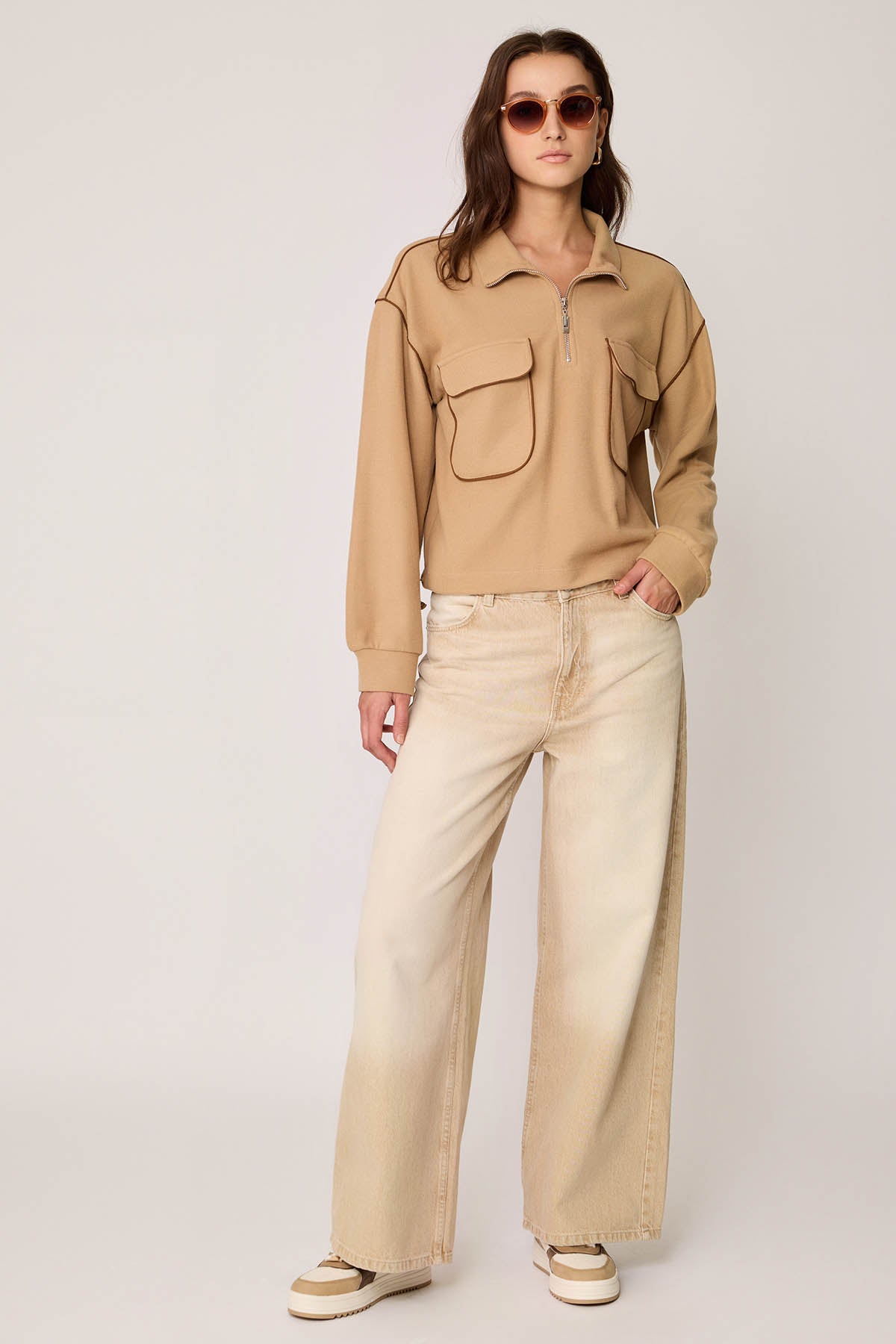 STEEP COLLAR BLOUSE WITH RUBBER CAP POCKET