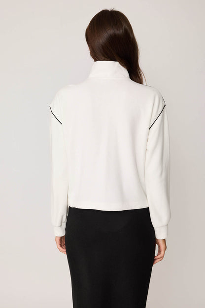 STEEP COLLAR BLOUSE WITH RUBBER CAP POCKET