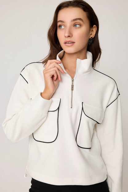 STEEP COLLAR BLOUSE WITH RUBBER CAP POCKET