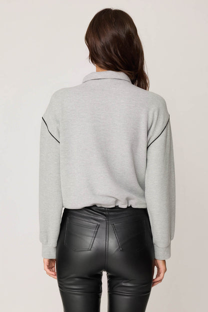 STEEP COLLAR BLOUSE WITH RUBBER CAP POCKET