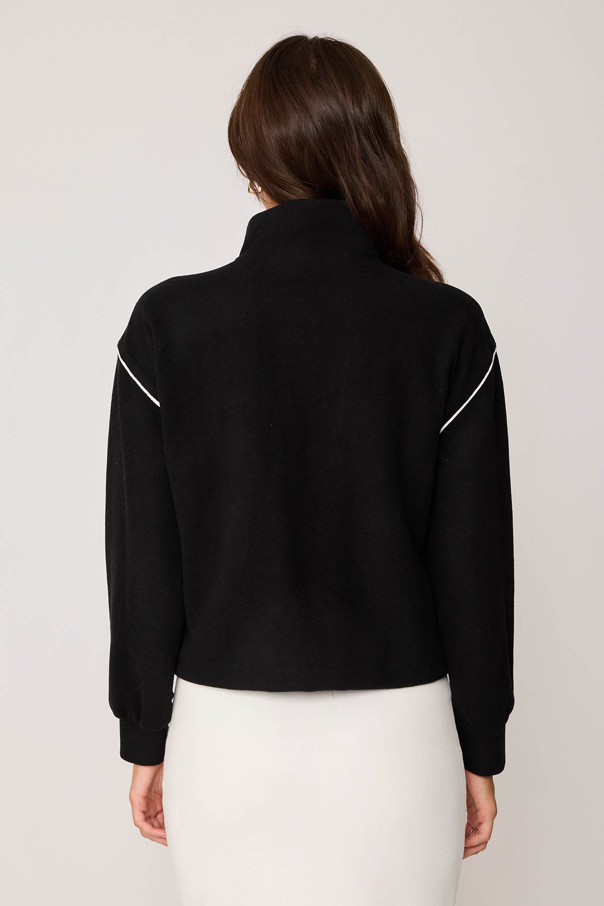 STEEP COLLAR BLOUSE WITH RUBBER CAP POCKET