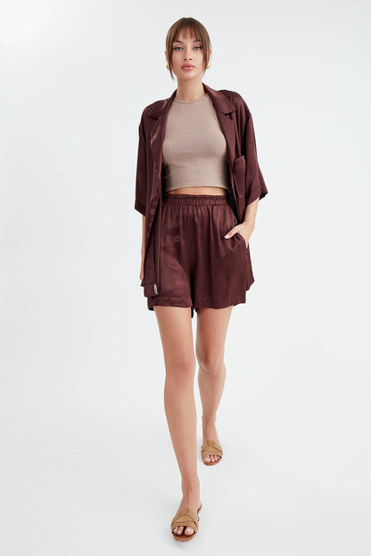 BRIGHT SATEN SHORTS WITH ELASTANE WAIST