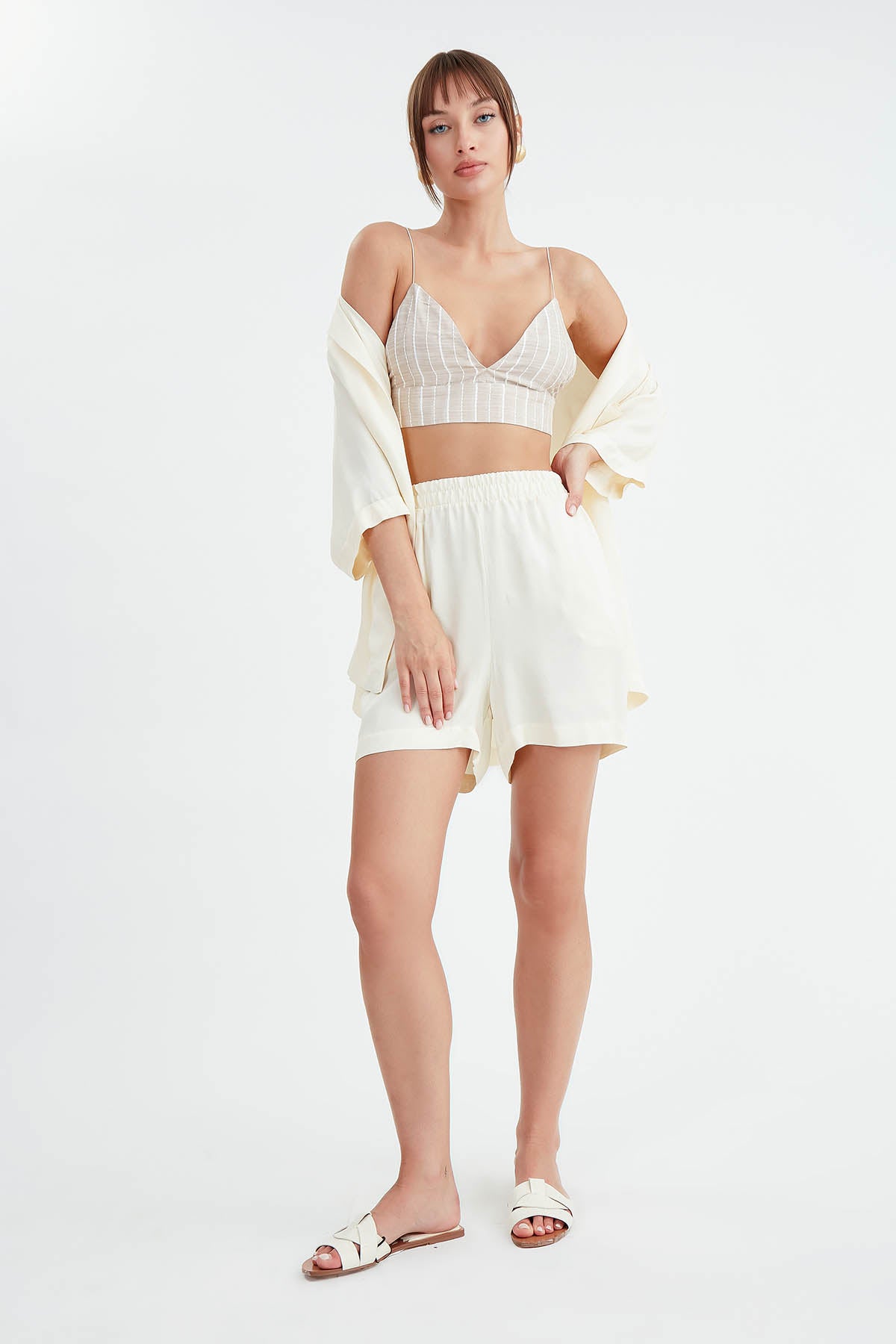 BRIGHT SATEN SHORTS WITH ELASTANE WAIST