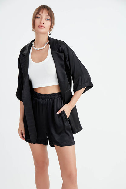 BRIGHT SATEN SHORTS WITH ELASTANE WAIST
