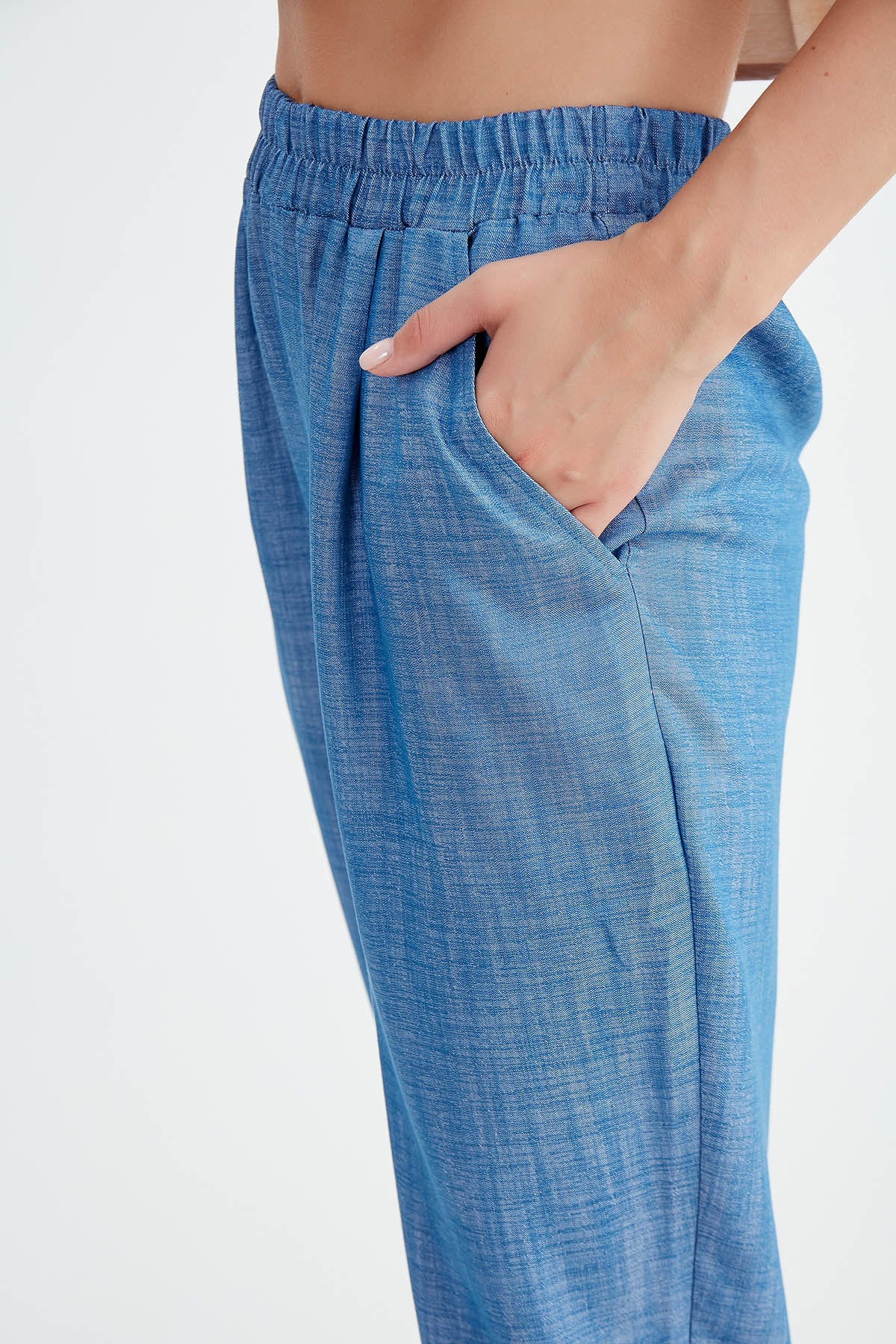 CROP PLEATED BELGIAN TROUSERS WITH ELASTANE WAIST