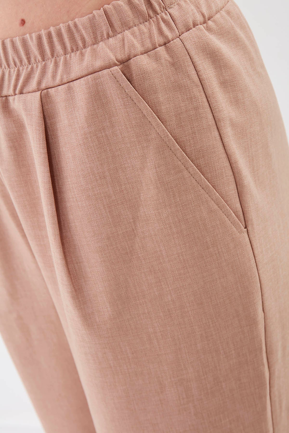 DIAMOND PLEATED HIGH-WAIST TROUSERS