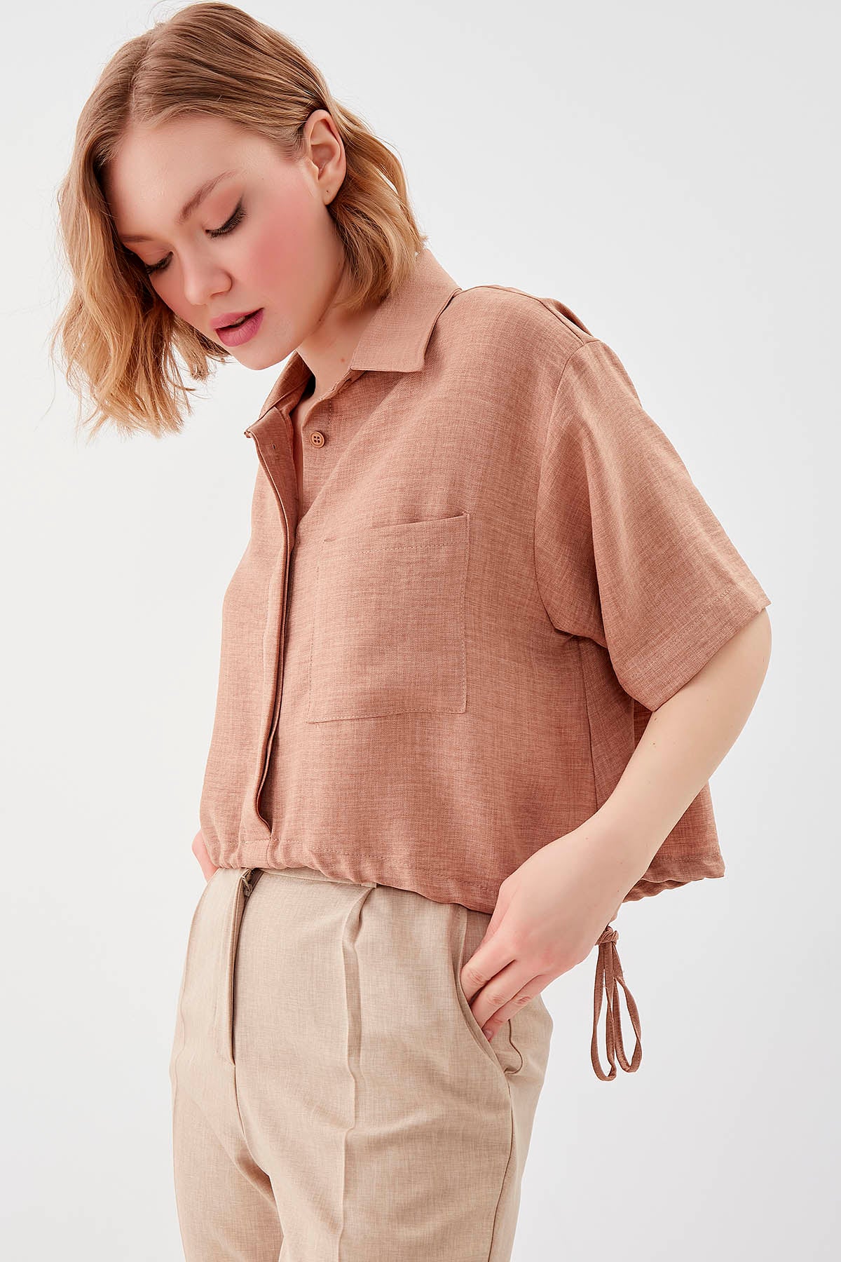 ONE-POCKET CROP SHIRT WITH ELASTANE WAIST