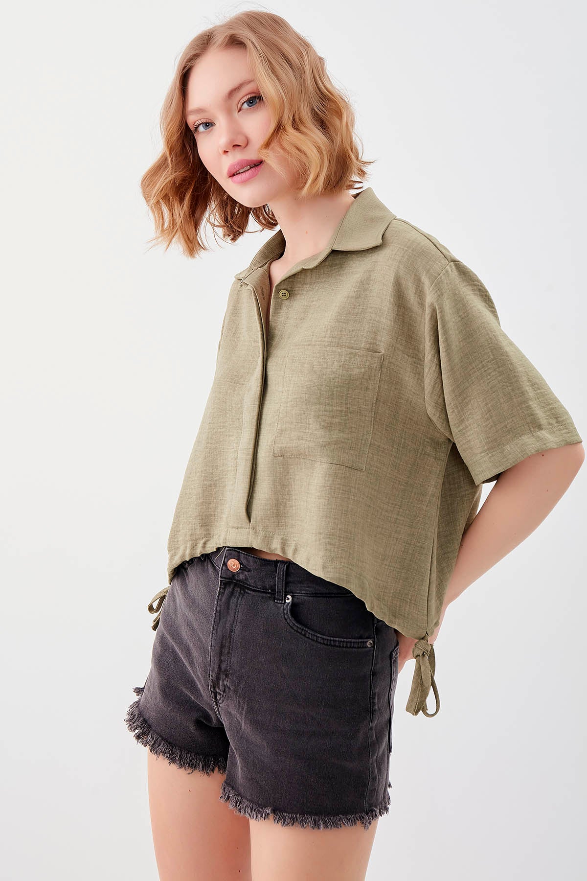 ONE-POCKET CROP SHIRT WITH ELASTANE WAIST