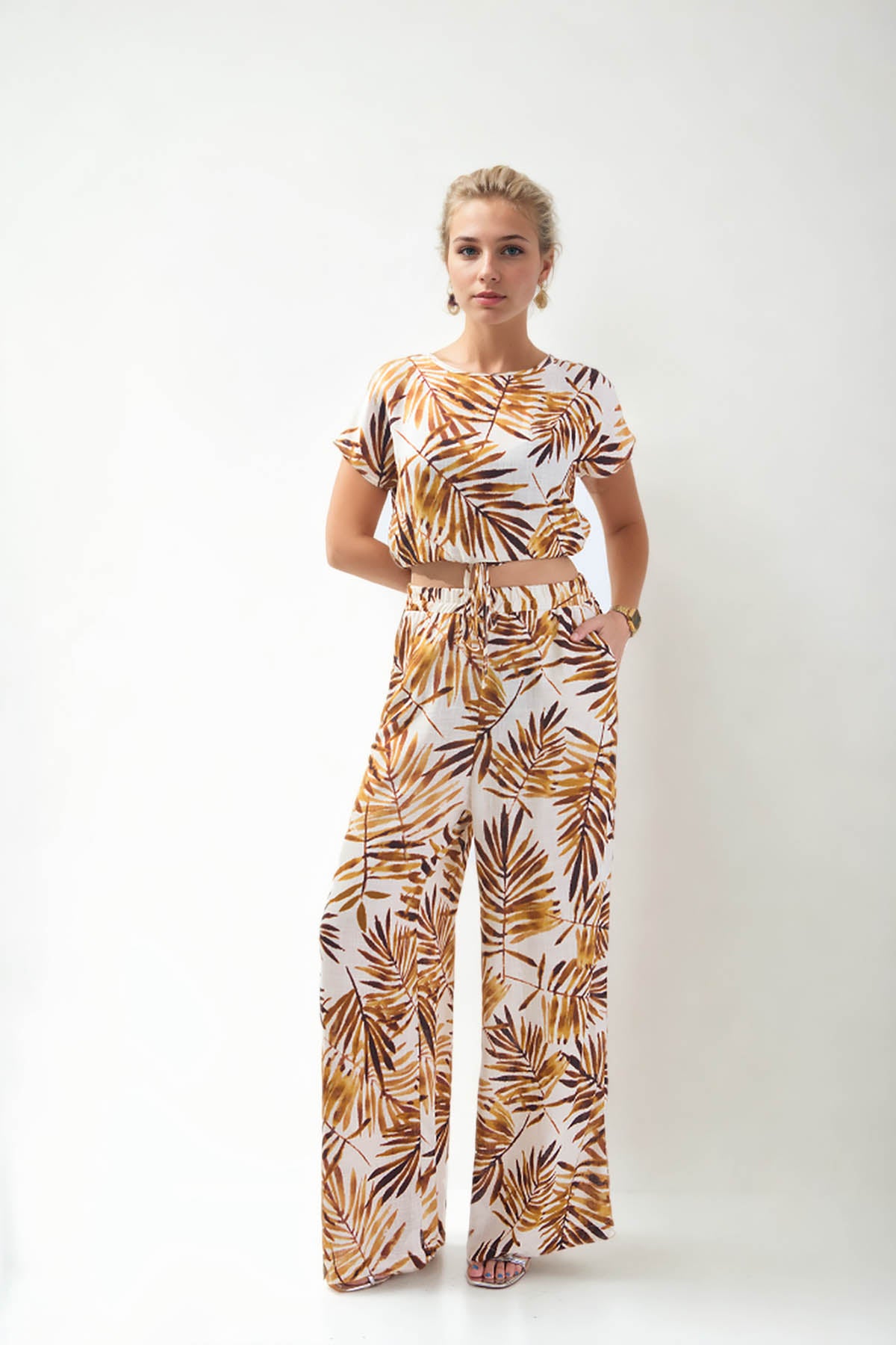 LOOSE TROUSERS