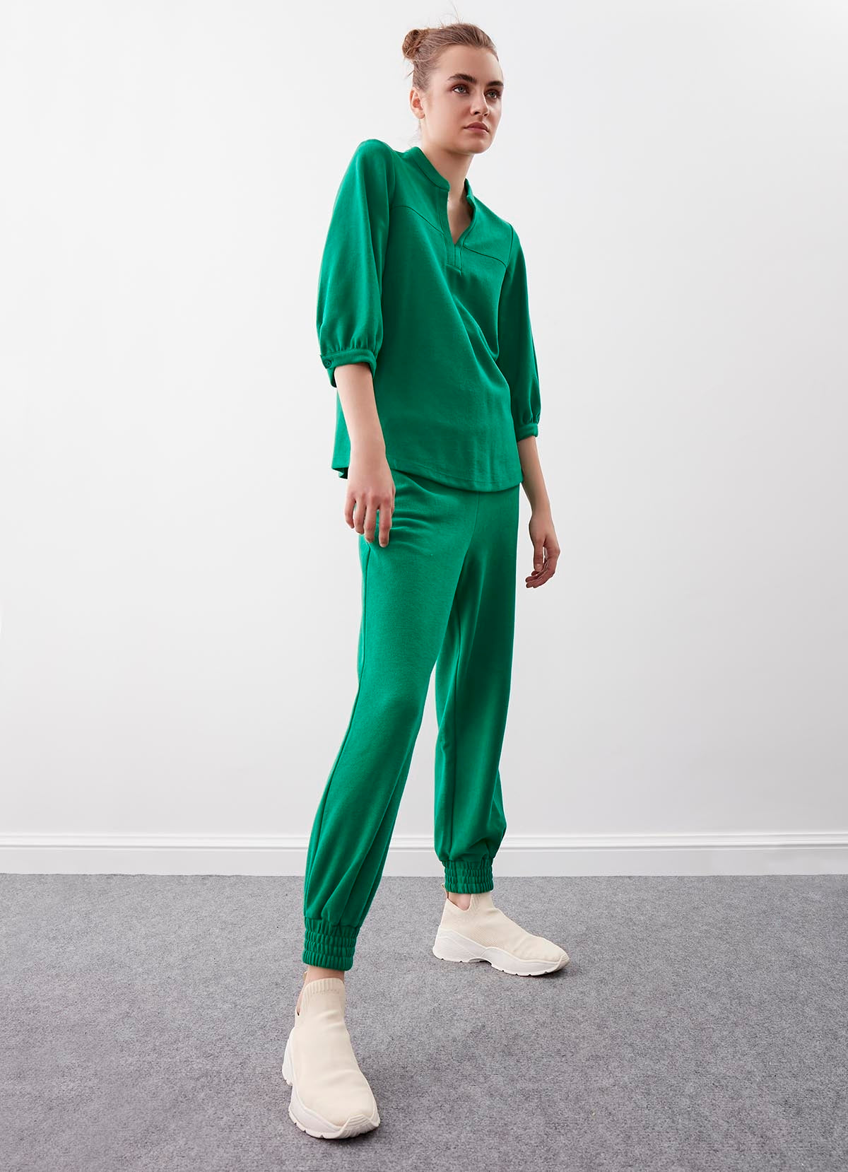 KNITTED TROUSERS WITH ELASTANE WAIST AND CUFFS