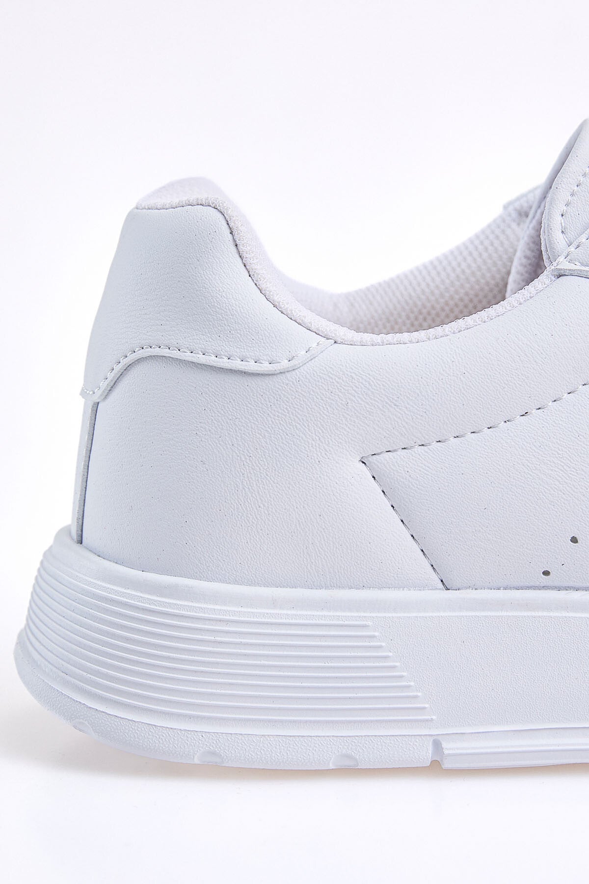 White Laced High Sole PU Leather Men's Sports Shoes - 89132