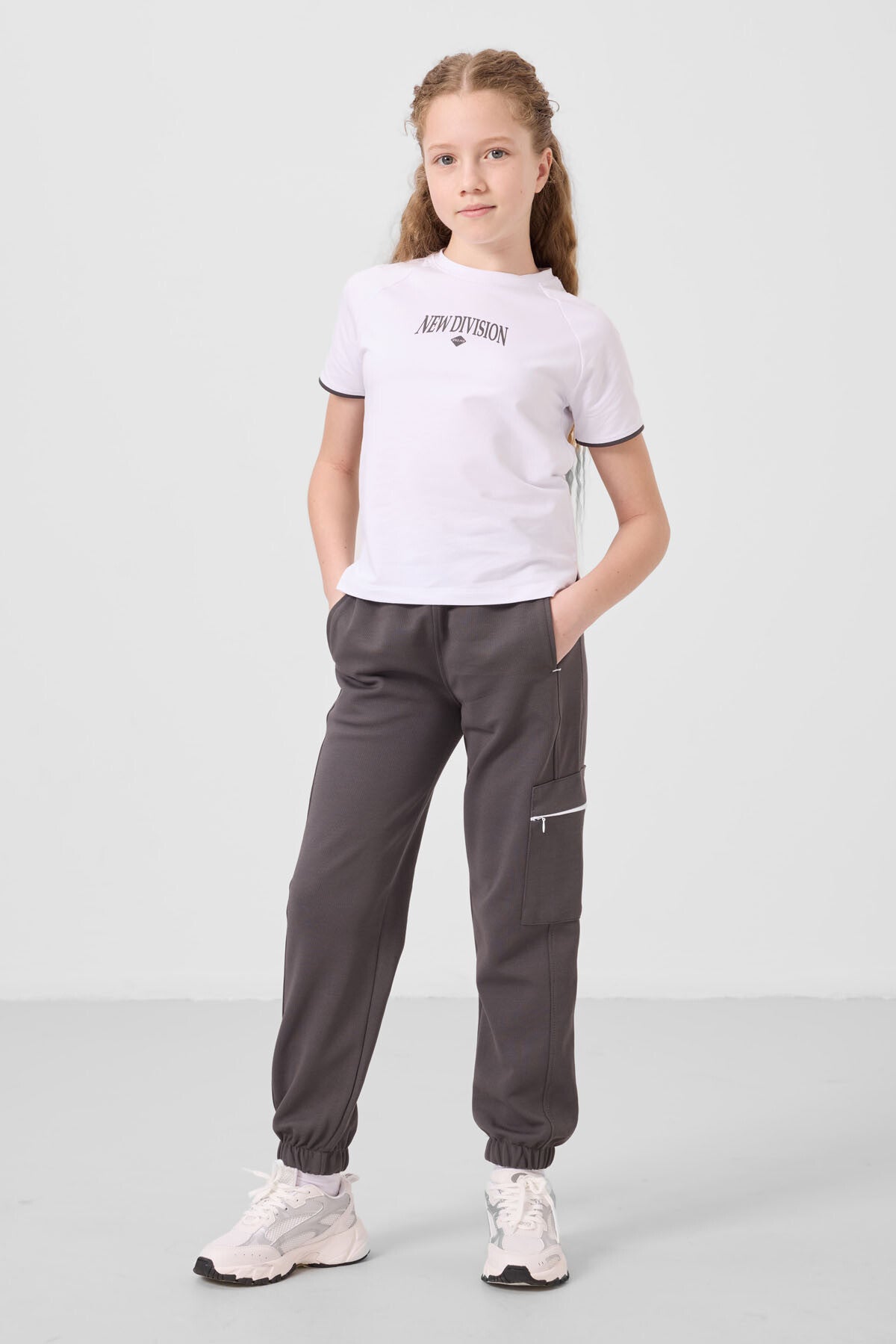 White-Dark Grey O Collar Printed Rubber Sleeve Cargo Pocket Tracksuit Set - 75173
