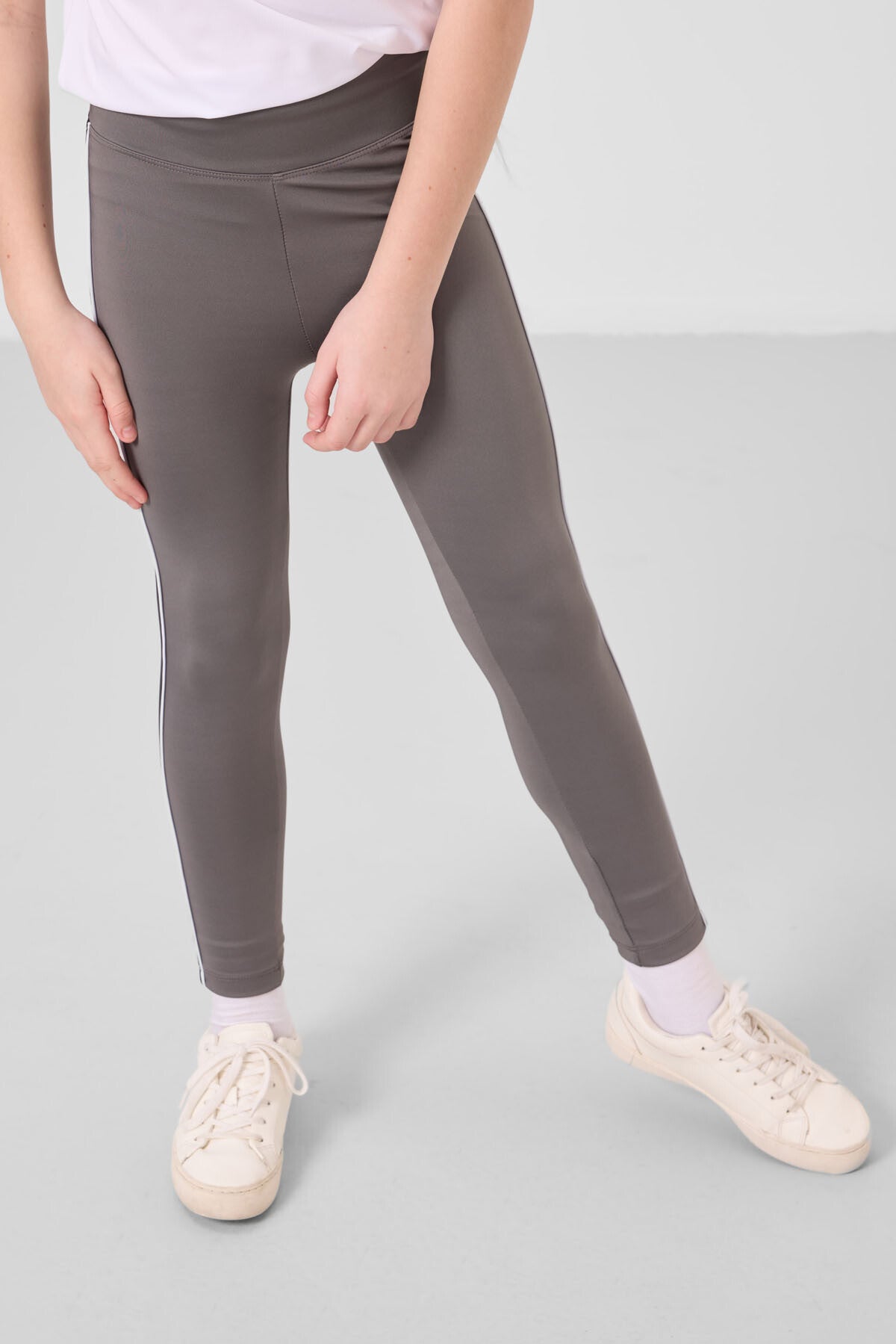 White-Dark Grey O Collar Side Strip Detailed Standard Fit Performance Tights Set - 75191