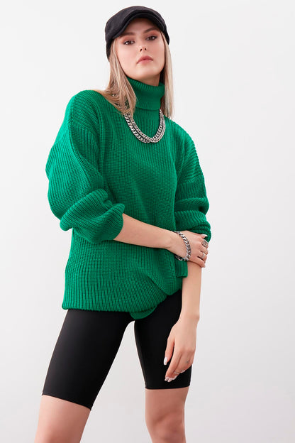 KNITTED SWEATER