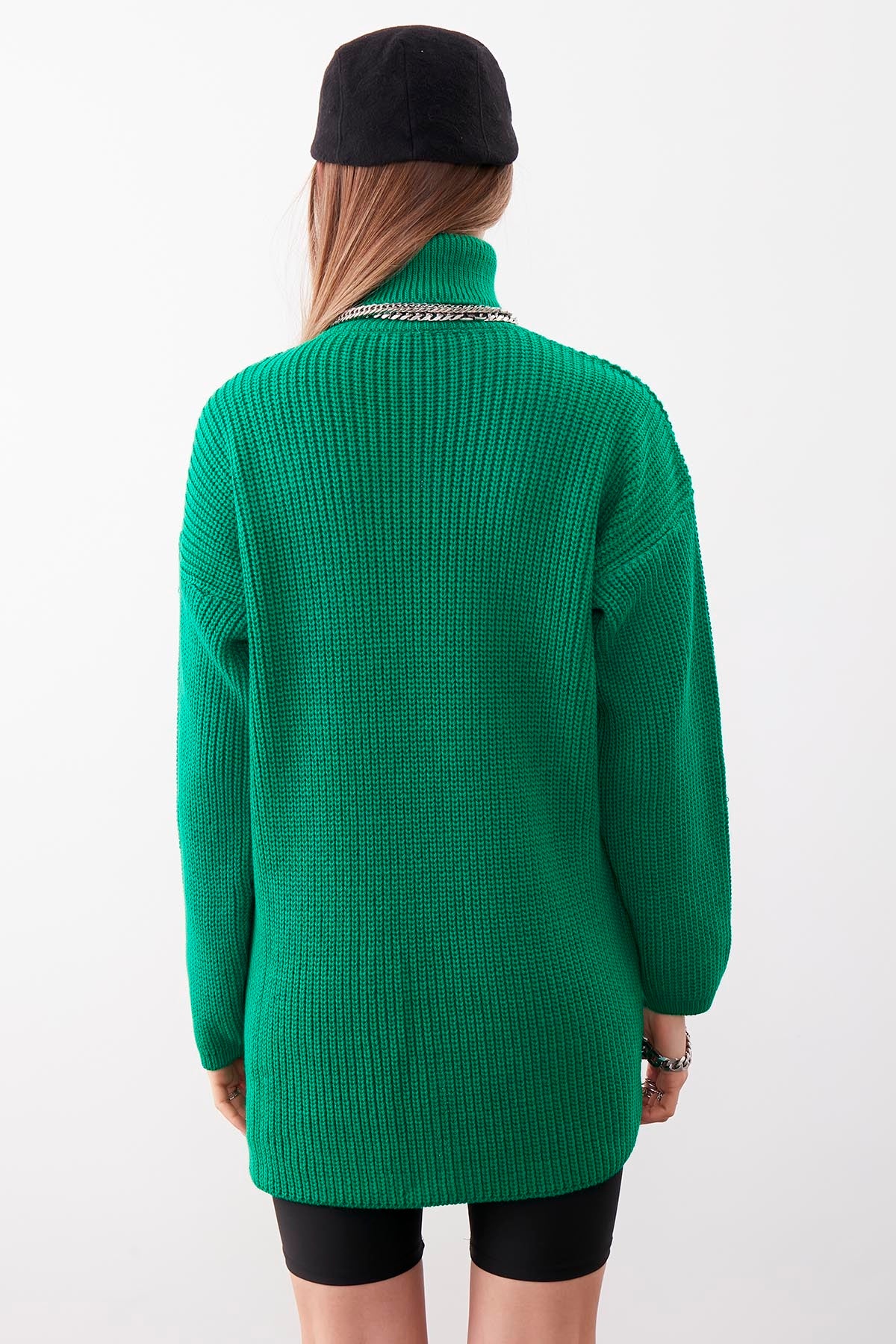 KNITTED SWEATER