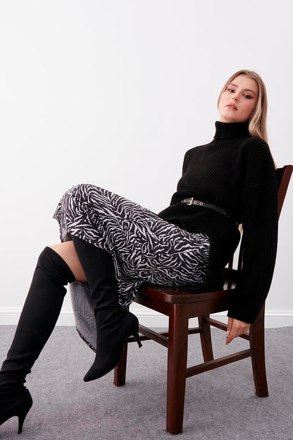 KNITTED SWEATER