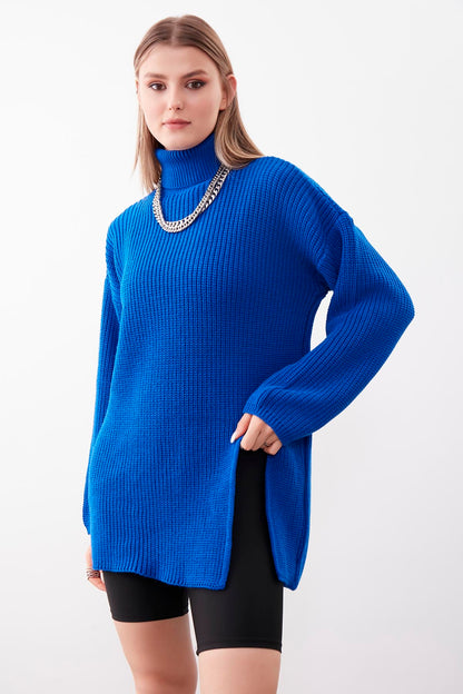 KNITTED SWEATER