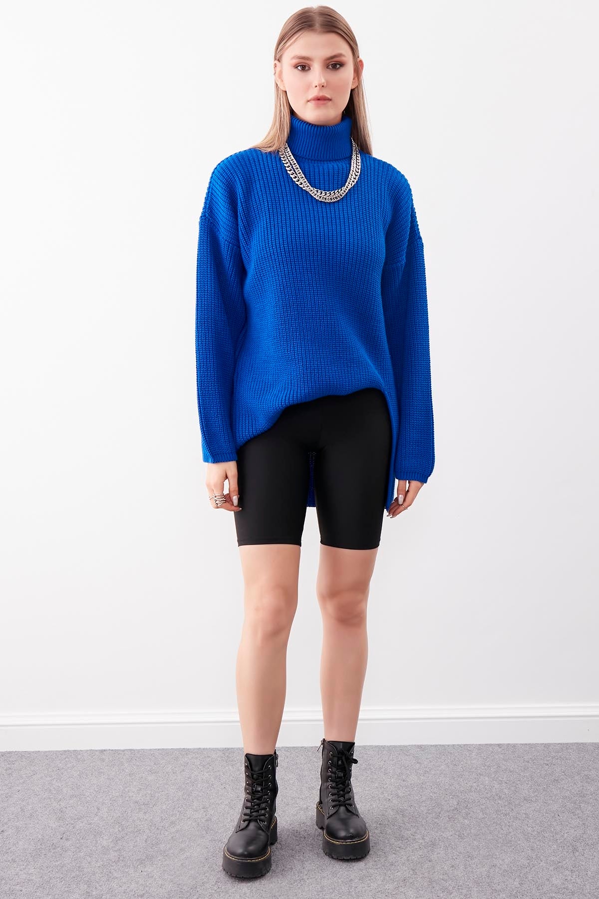 KNITTED SWEATER