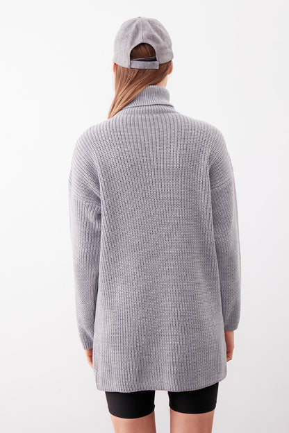 KNITTED SWEATER