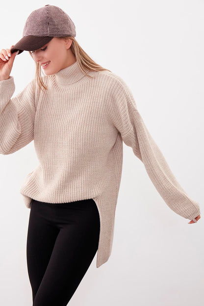 KNITTED SWEATER