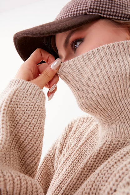 KNITTED SWEATER