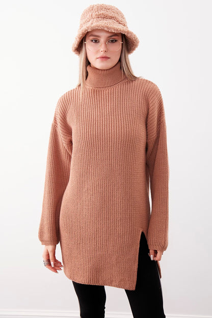 KNITTED SWEATER