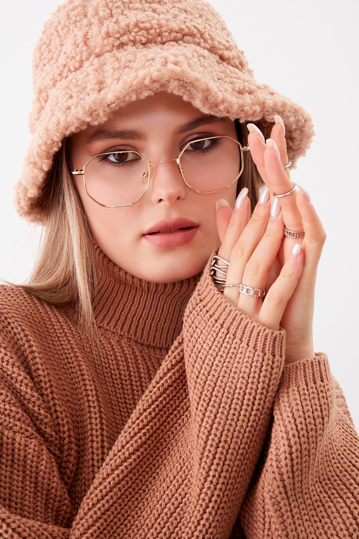 KNITTED SWEATER