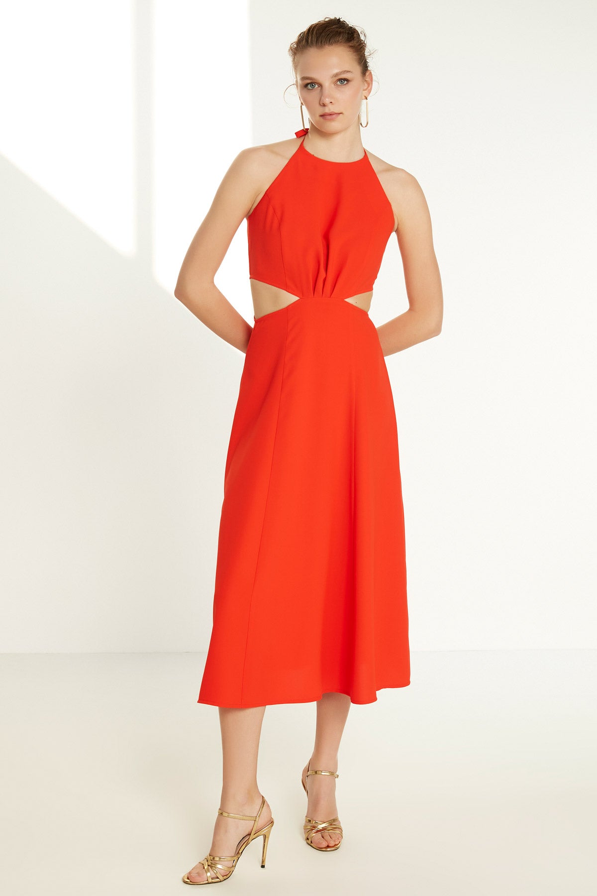 RED DRESS WITH WAIST SPLITS