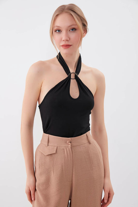 BLOUSE WITH THE NECK BUCKLE