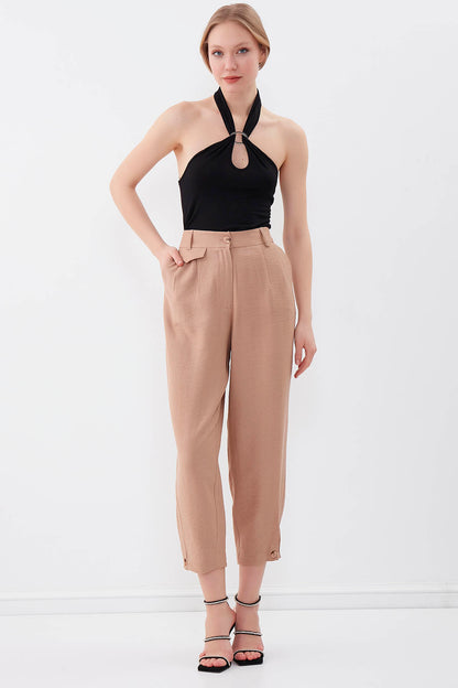 BLOUSE WITH THE NECK BUCKLE
