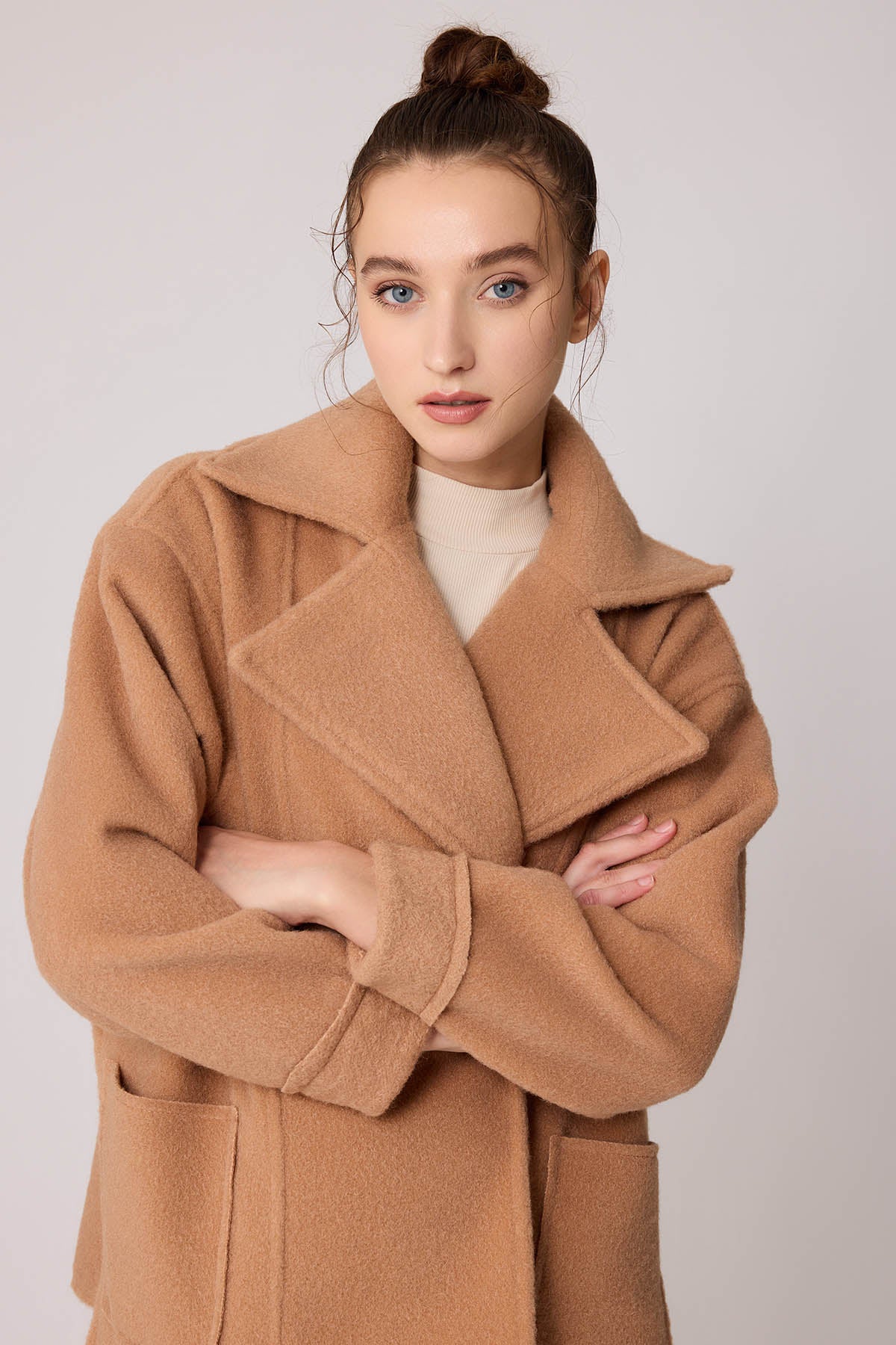 LARGE POCKET COLLAR DETAILED LONG JACKET