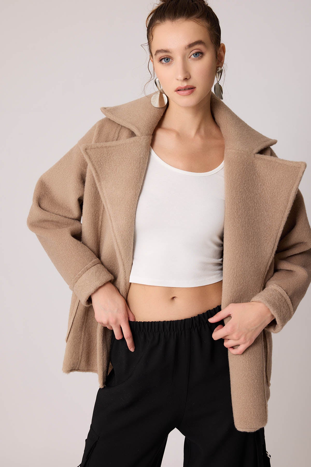 LARGE POCKET COLLAR DETAILED LONG JACKET