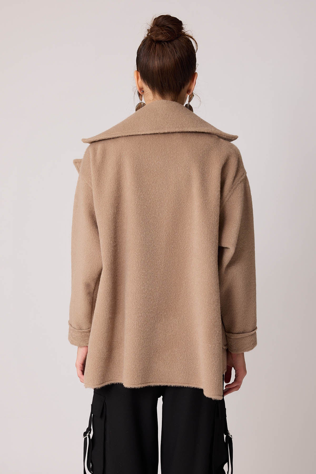 LARGE POCKET COLLAR DETAILED LONG JACKET