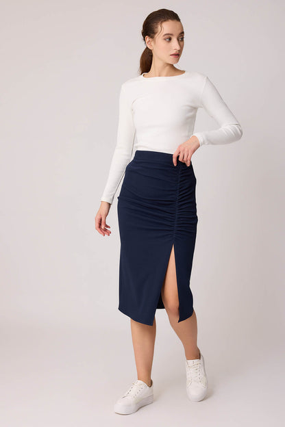 SKIRT WITH MIDSIZE SPLIT