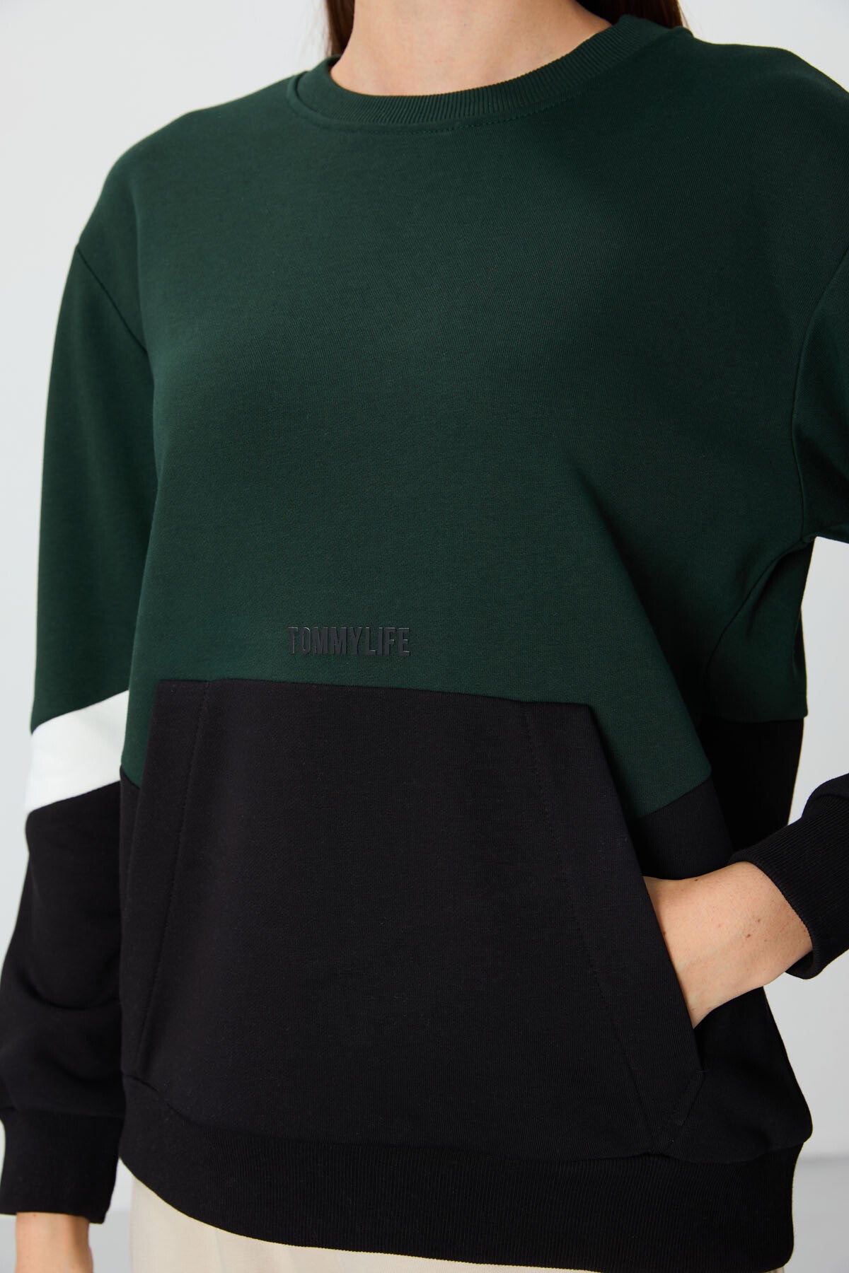 Forest Green Compact Cotton Thick Smooth Textured O Collar Oversize Fit Women's Sweatshirt - 97289