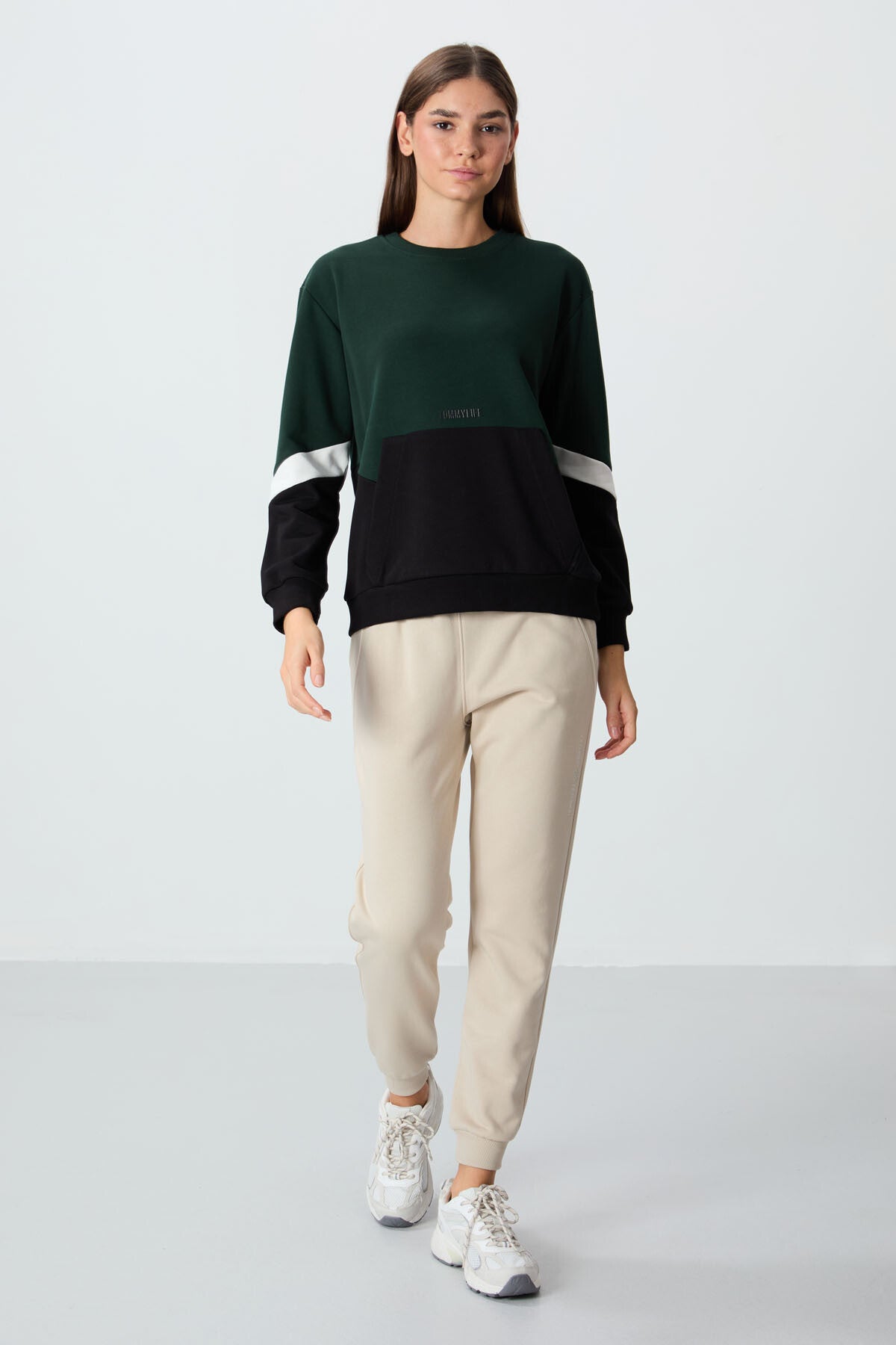 Forest Green Compact Cotton Thick Smooth Textured O Collar Oversize Fit Women's Sweatshirt - 97289